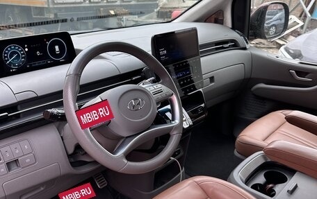 Hyundai Staria, 2021 год, 4 900 000 рублей, 3 фотография