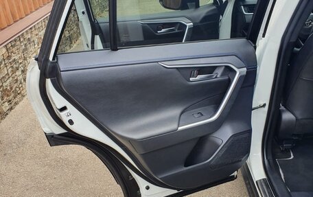 Toyota RAV4, 2019 год, 3 800 000 рублей, 19 фотография