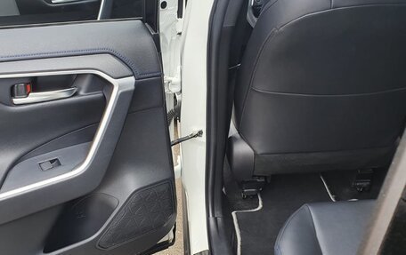 Toyota RAV4, 2019 год, 3 800 000 рублей, 22 фотография