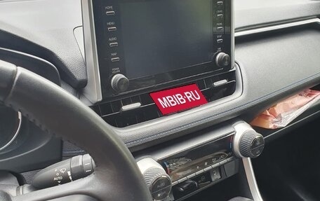 Toyota RAV4, 2019 год, 3 800 000 рублей, 29 фотография