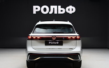 Volkswagen Tiguan, 2024 год, 4 850 000 рублей, 2 фотография