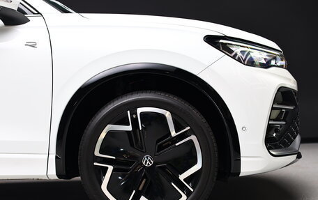 Volkswagen Tiguan, 2024 год, 4 850 000 рублей, 5 фотография