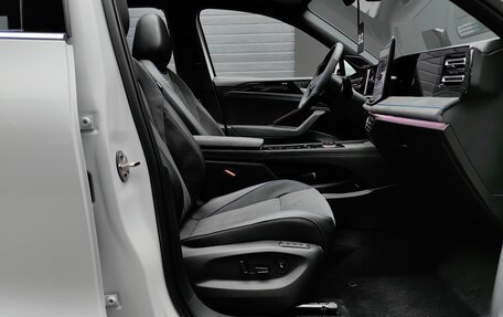 Volkswagen Tiguan, 2024 год, 4 850 000 рублей, 23 фотография