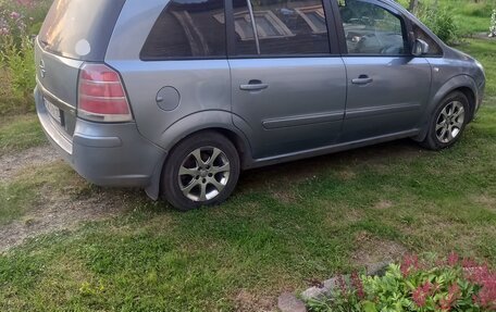 Opel Zafira B, 2007 год, 390 000 рублей, 2 фотография