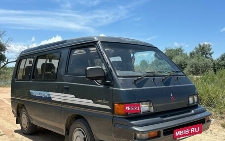 Mitsubishi Delica III, 1990 год, 630 000 рублей, 3 фотография