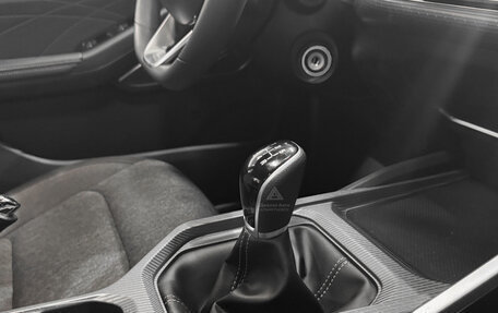 Geely Emgrand, 2024 год, 2 179 990 рублей, 9 фотография