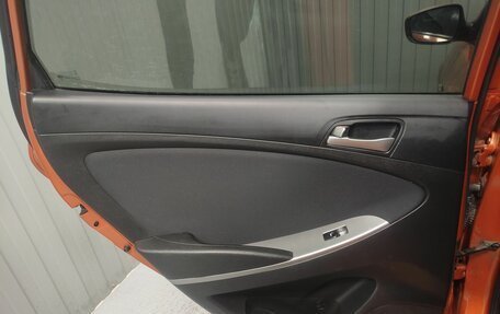 Hyundai Solaris II рестайлинг, 2015 год, 870 000 рублей, 14 фотография