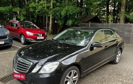 Mercedes-Benz E-Класс, 2011 год, 1 500 000 рублей, 3 фотография