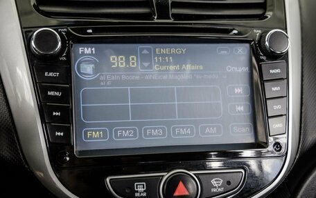 Hyundai Solaris II рестайлинг, 2011 год, 798 000 рублей, 24 фотография