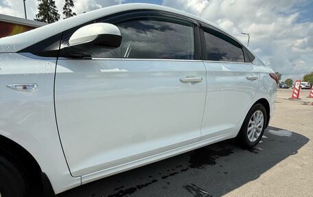Hyundai Solaris II рестайлинг, 2017 год, 1 050 000 рублей, 2 фотография