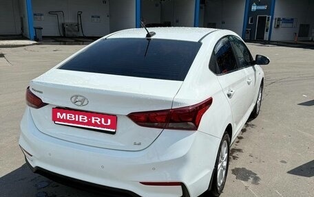 Hyundai Solaris II рестайлинг, 2017 год, 1 050 000 рублей, 3 фотография