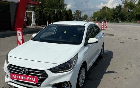 Hyundai Solaris II рестайлинг, 2017 год, 1 050 000 рублей, 13 фотография
