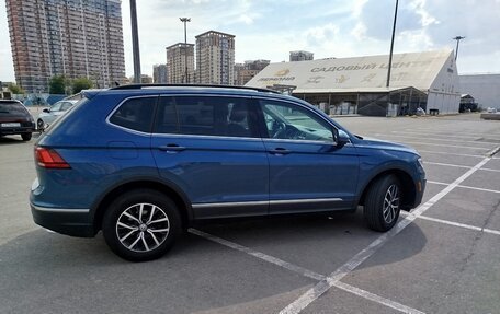 Volkswagen Tiguan II, 2019 год, 2 700 000 рублей, 3 фотография