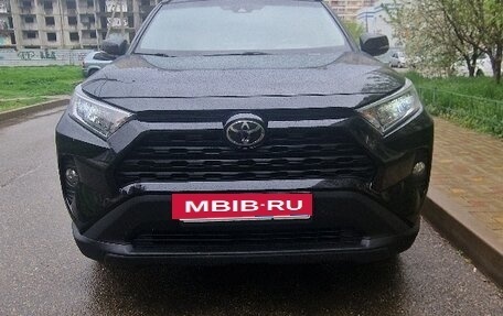 Toyota RAV4, 2019 год, 3 000 000 рублей, 2 фотография