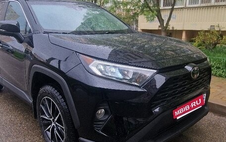 Toyota RAV4, 2019 год, 3 000 000 рублей, 3 фотография