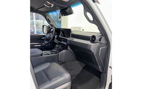 Toyota Land Cruiser Prado, 2024 год, 9 500 000 рублей, 4 фотография