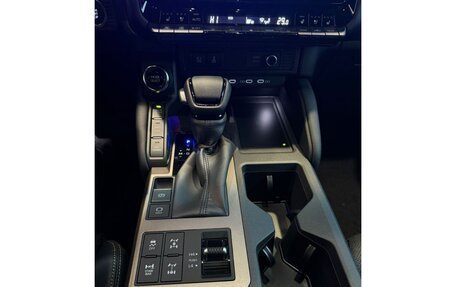Toyota Land Cruiser Prado, 2024 год, 9 500 000 рублей, 6 фотография