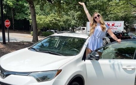 Toyota RAV4, 2017 год, 3 000 000 рублей, 1 фотография