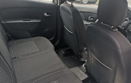 Renault Logan II, 2015 год, 750 000 рублей, 1 фотография