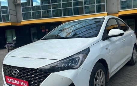 Hyundai Solaris II рестайлинг, 2020 год, 1 700 000 рублей, 1 фотография