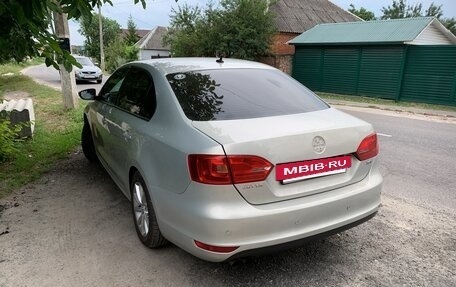 Volkswagen Jetta VI, 2011 год, 710 000 рублей, 4 фотография