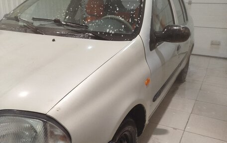 Renault Clio III, 2000 год, 160 000 рублей, 9 фотография
