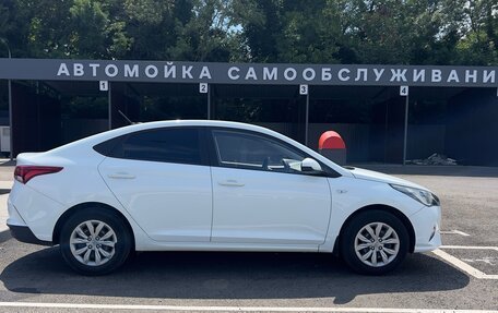 Hyundai Solaris II рестайлинг, 2020 год, 1 395 000 рублей, 8 фотография