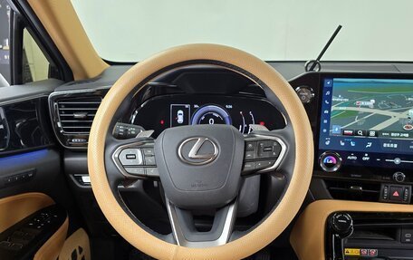 Lexus NX, 2024 год, 6 390 000 рублей, 10 фотография