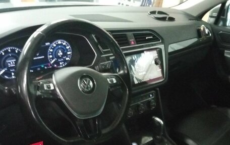 Volkswagen Tiguan II, 2017 год, 2 121 000 рублей, 5 фотография