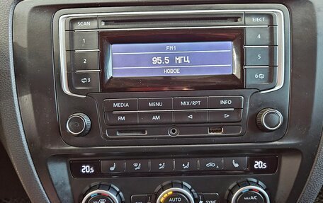 Volkswagen Jetta VI, 2014 год, 1 090 000 рублей, 12 фотография