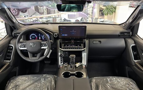 Toyota Land Cruiser, 2025 год, 12 800 000 рублей, 9 фотография