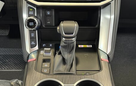 Toyota Land Cruiser, 2025 год, 12 800 000 рублей, 7 фотография