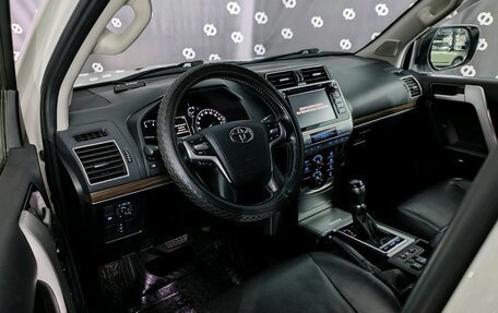 Toyota Land Cruiser Prado 150 рестайлинг 2, 2018 год, 6 250 000 рублей, 14 фотография