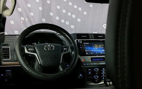 Toyota Land Cruiser Prado 150 рестайлинг 2, 2018 год, 6 250 000 рублей, 28 фотография
