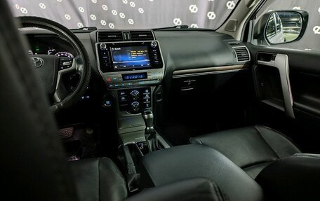 Toyota Land Cruiser Prado 150 рестайлинг 2, 2018 год, 6 250 000 рублей, 26 фотография