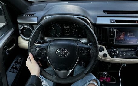 Toyota RAV4, 2017 год, 3 000 000 рублей, 2 фотография