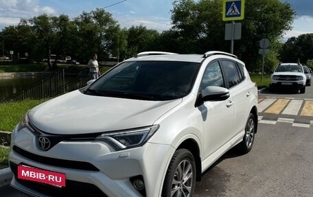 Toyota RAV4, 2017 год, 3 000 000 рублей, 13 фотография