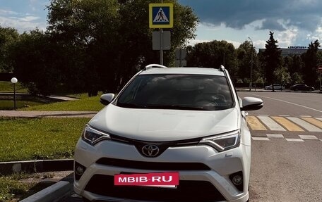 Toyota RAV4, 2017 год, 3 000 000 рублей, 11 фотография