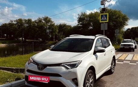 Toyota RAV4, 2017 год, 3 000 000 рублей, 3 фотография