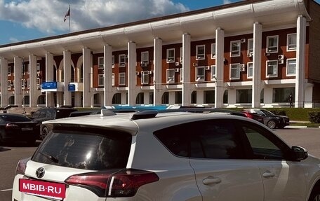 Toyota RAV4, 2017 год, 3 000 000 рублей, 10 фотография