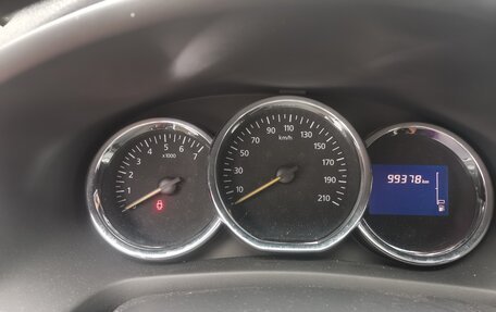 Renault Logan II, 2015 год, 750 000 рублей, 10 фотография