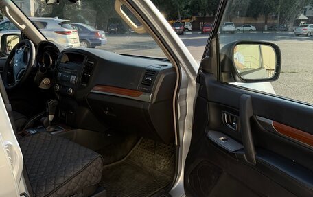 Mitsubishi Pajero IV, 2008 год, 1 680 000 рублей, 15 фотография