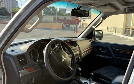 Mitsubishi Pajero IV, 2008 год, 1 680 000 рублей, 26 фотография