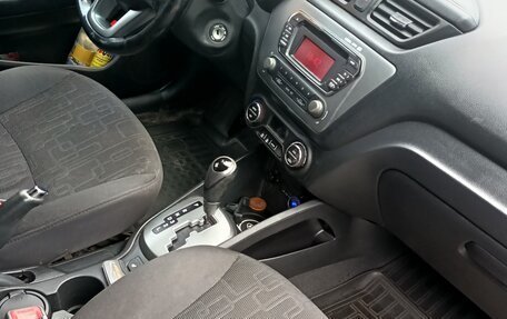 KIA Rio III рестайлинг, 2013 год, 750 000 рублей, 20 фотография