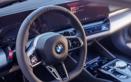 BMW 5 серия, 2025 год, 9 350 000 рублей, 21 фотография