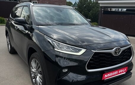 Toyota Highlander, 2023 год, 4 790 000 рублей, 2 фотография