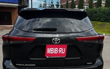 Toyota Highlander, 2023 год, 4 790 000 рублей, 3 фотография