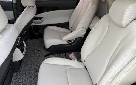 KIA Carnival, 2021 год, 3 150 000 рублей, 20 фотография