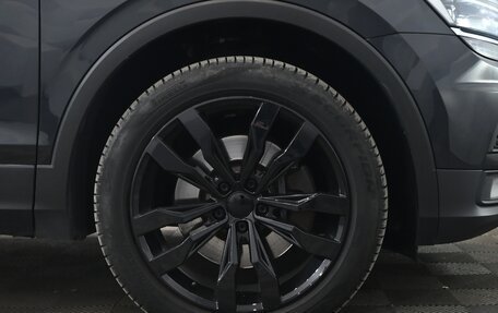 Volkswagen Tiguan II, 2019 год, 2 880 000 рублей, 10 фотография
