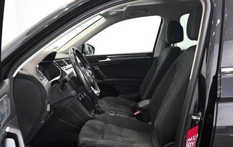 Volkswagen Tiguan II, 2019 год, 2 880 000 рублей, 11 фотография